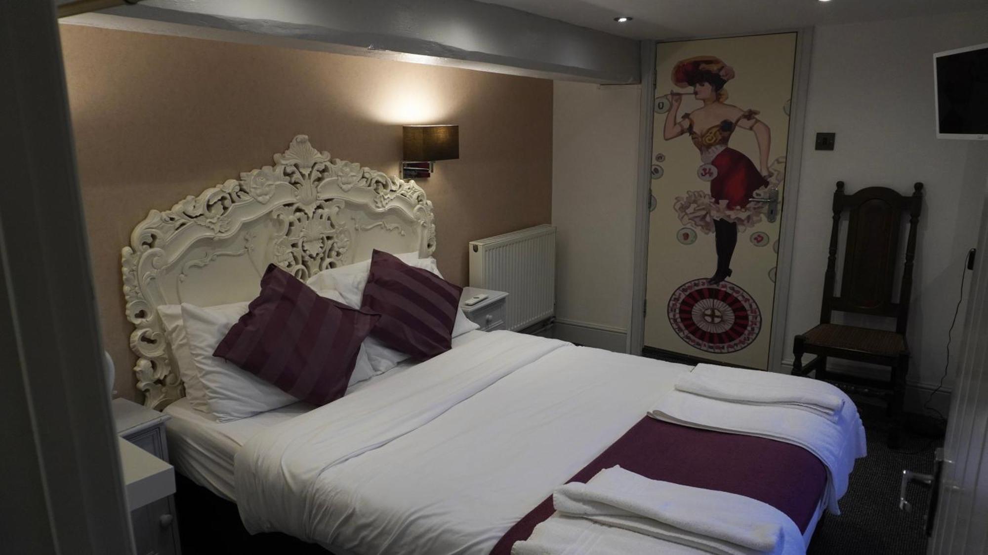 The Bell Shifnal Hotell Exteriör bild