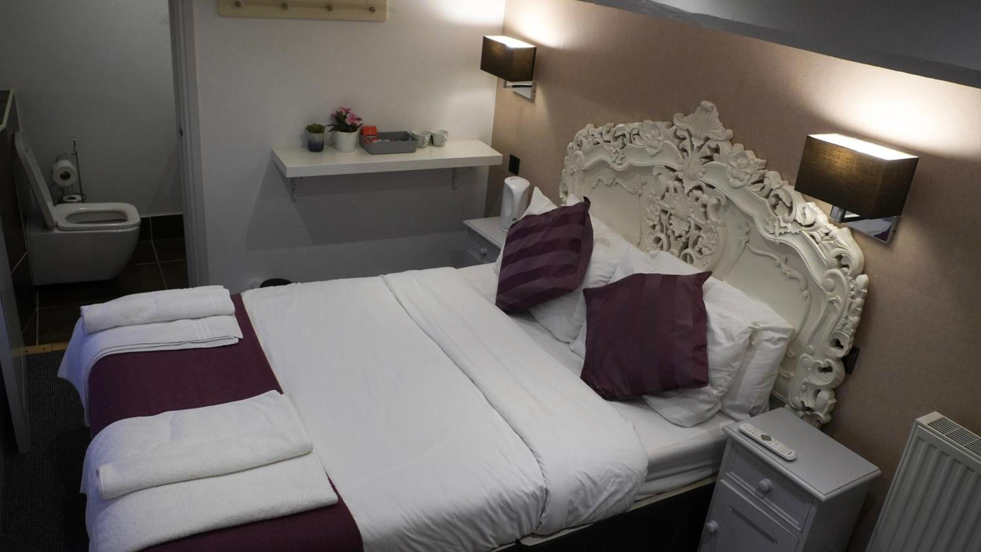 The Bell Shifnal Hotell Exteriör bild