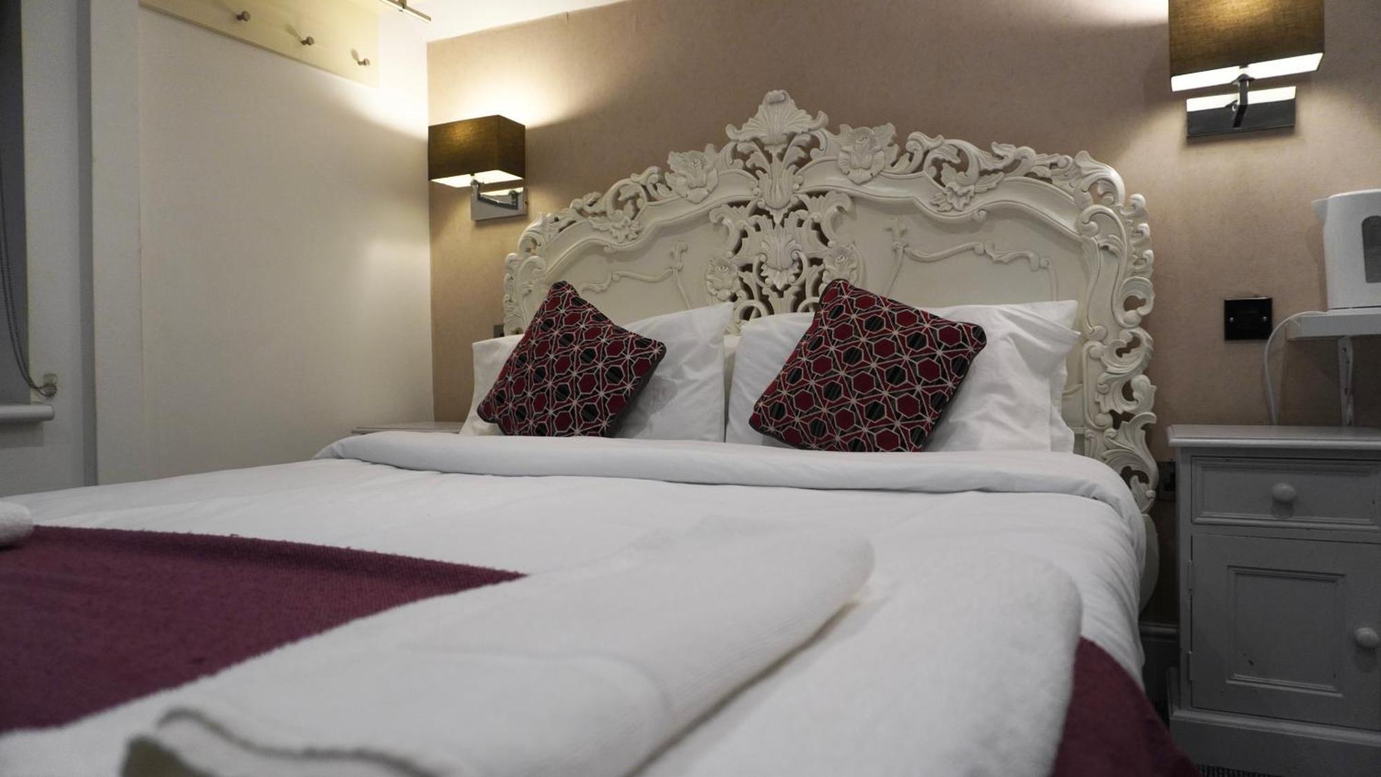 The Bell Shifnal Hotell Exteriör bild