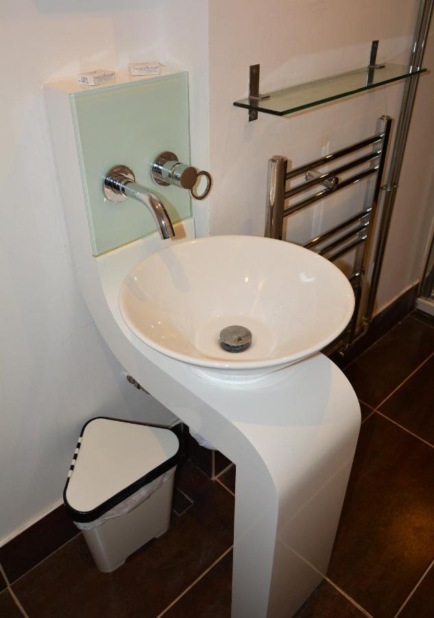 The Bell Shifnal Hotell Exteriör bild